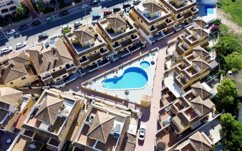 Herverkoop - Herenhuis -
Orihuela Costa - La Florida