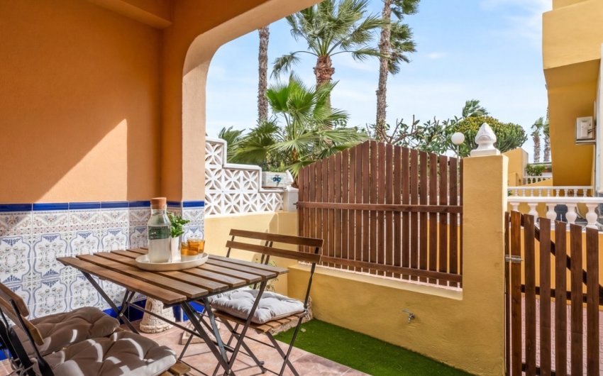 Herverkoop - Herenhuis -
Orihuela Costa - La Florida