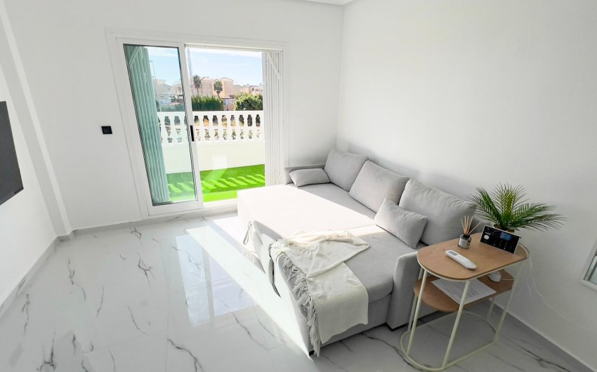 Herverkoop - Herenhuis -
Orihuela Costa - La Zenia