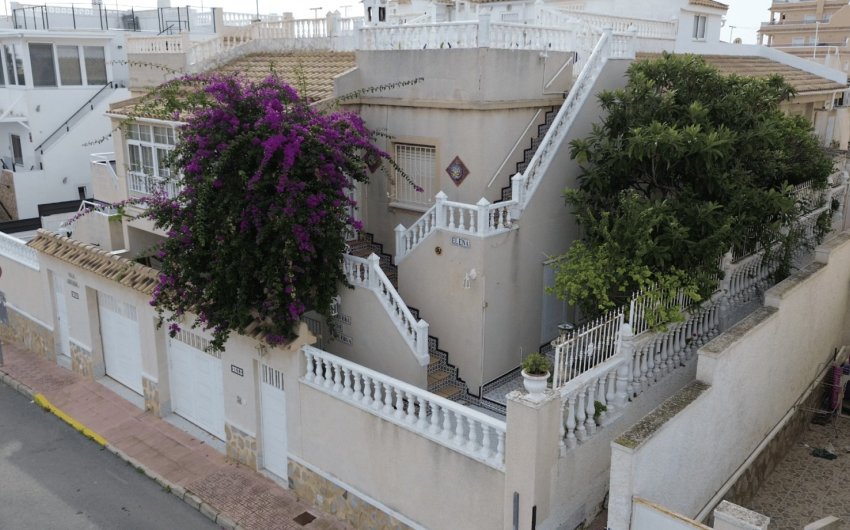 Herverkoop - Herenhuis -
Orihuela Costa - Los Altos