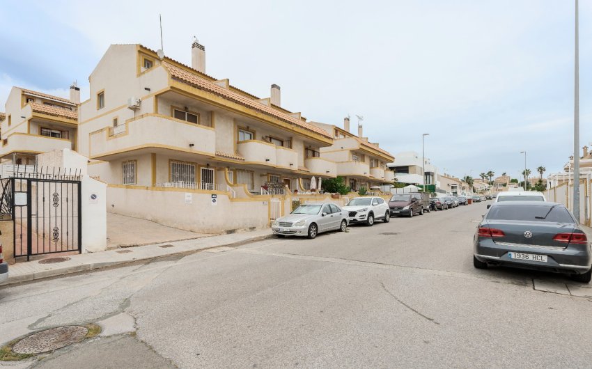 Herverkoop - Herenhuis -
Orihuela Costa - Los Altos