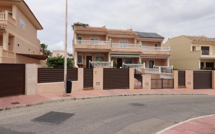 Herverkoop - Herenhuis -
Orihuela Costa - Los Altos