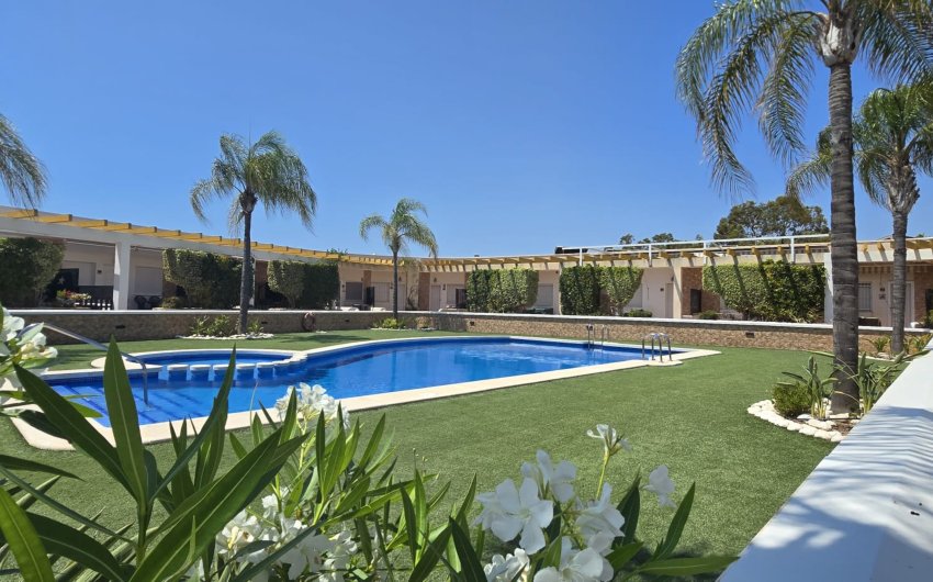 Herverkoop - Herenhuis -
Orihuela Costa - Mil Palmeras