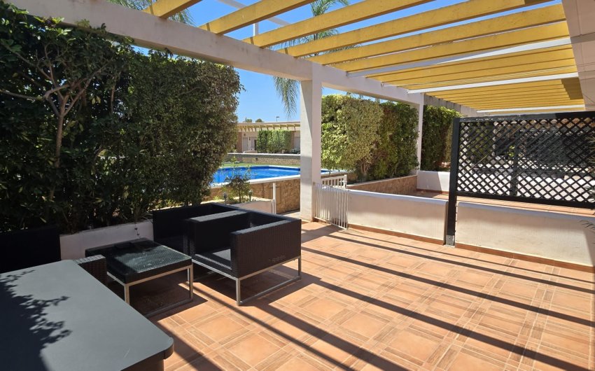 Herverkoop - Herenhuis -
Orihuela Costa - Mil Palmeras