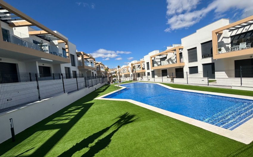 Herverkoop - Herenhuis -
Orihuela Costa - Pau 26