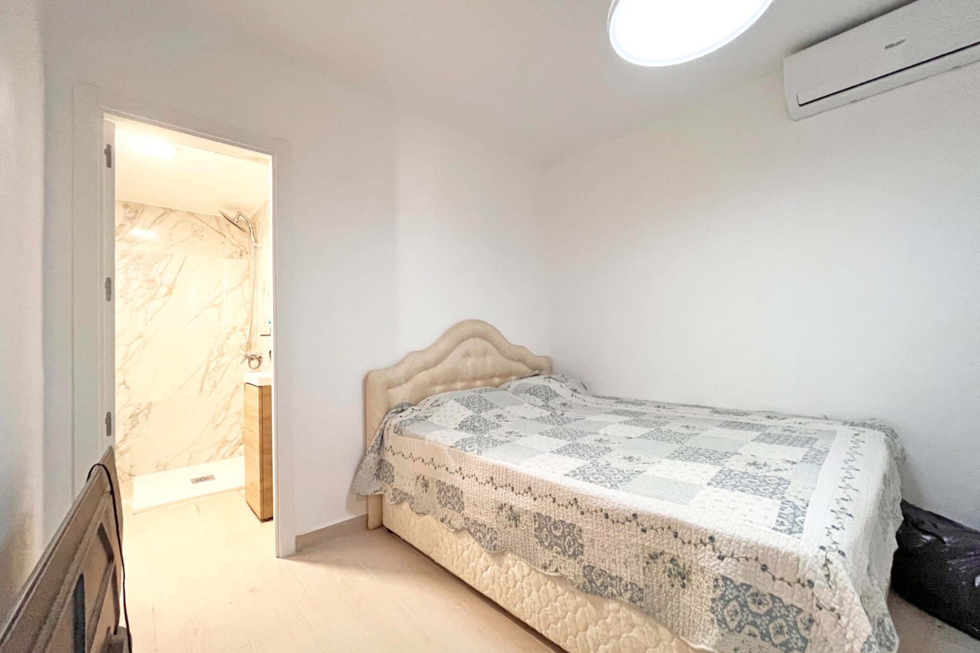 Herverkoop - Herenhuis -
Orihuela Costa - Playa Flamenca