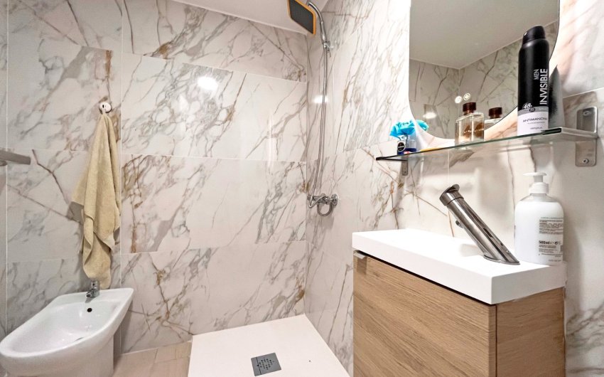 Herverkoop - Herenhuis -
Orihuela Costa - Playa Flamenca