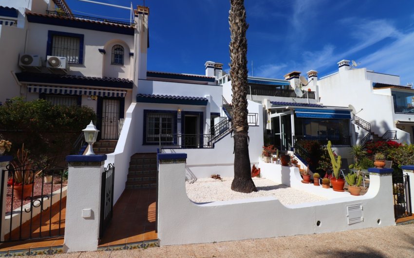 Herverkoop - Herenhuis -
Orihuela Costa - Villamartín