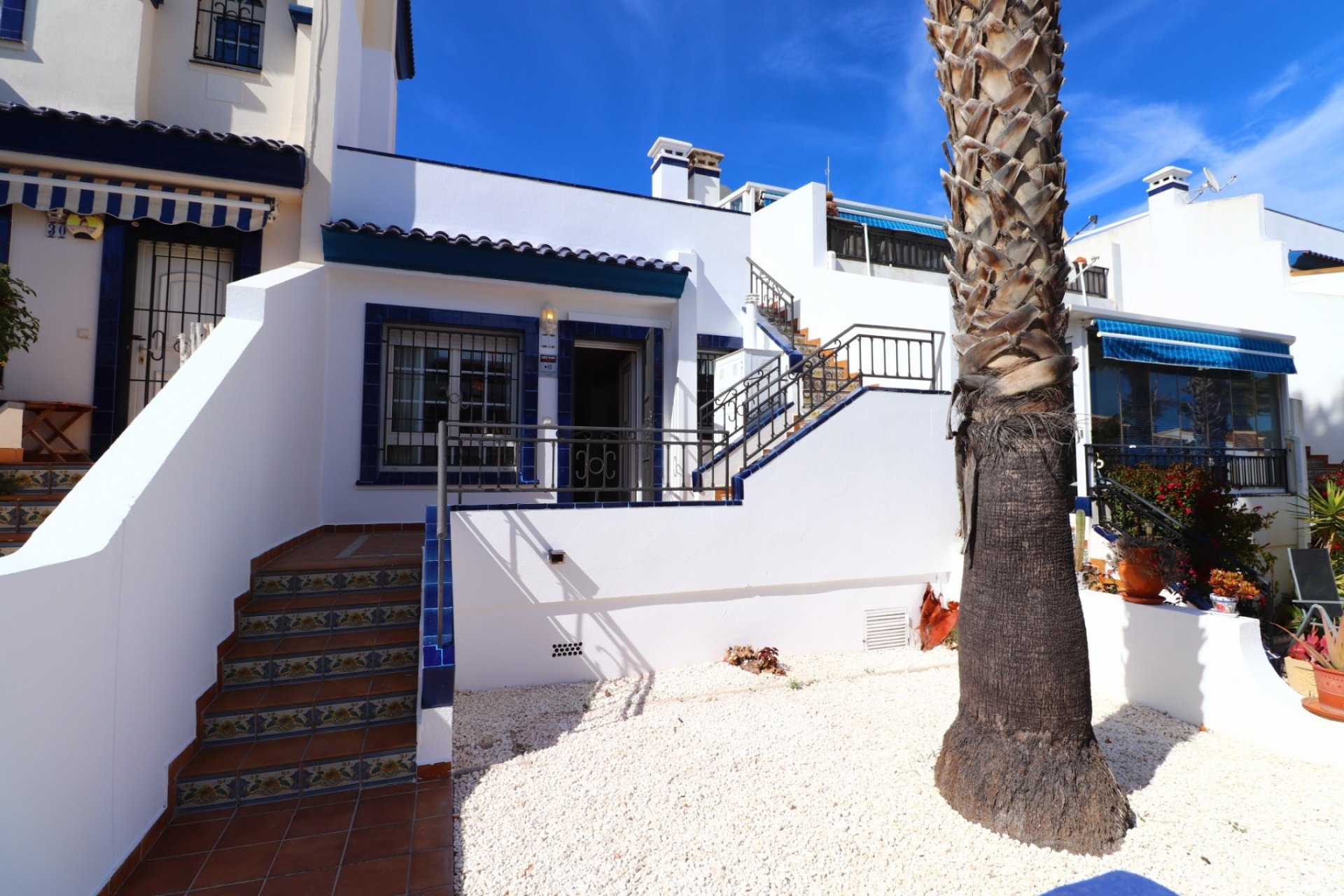 Herverkoop - Herenhuis -
Orihuela Costa - Villamartín