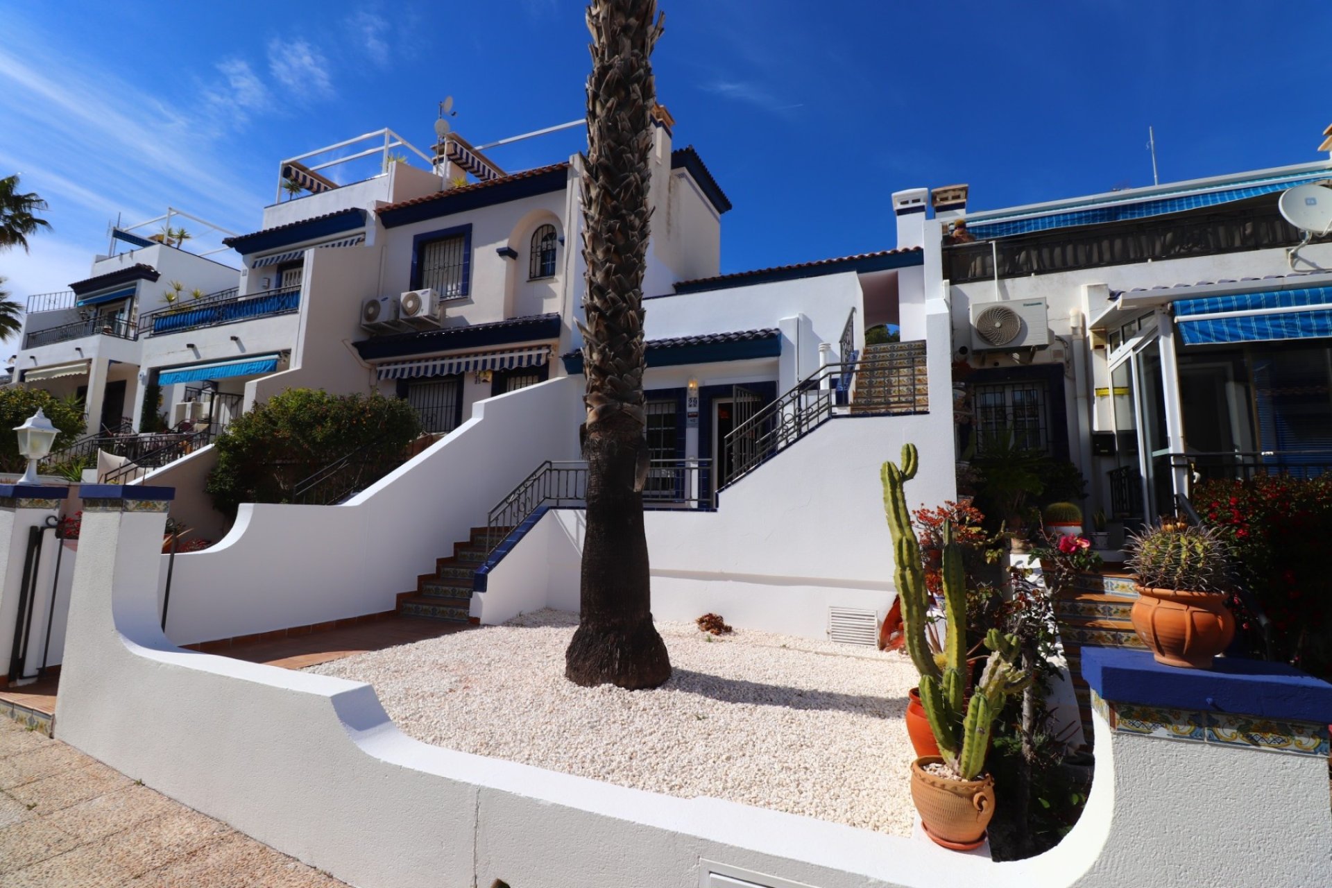 Herverkoop - Herenhuis -
Orihuela Costa - Villamartín