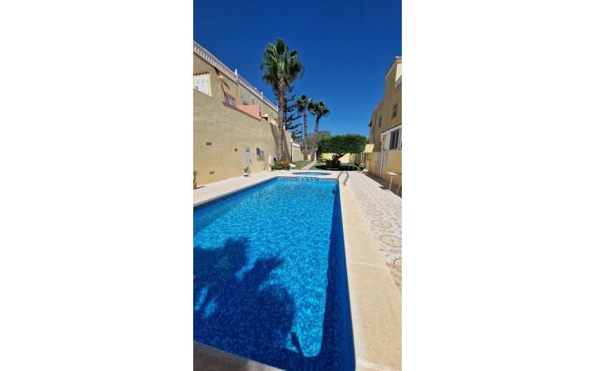 Herverkoop - Herenhuis -
Orihuela Costa - Villamartín