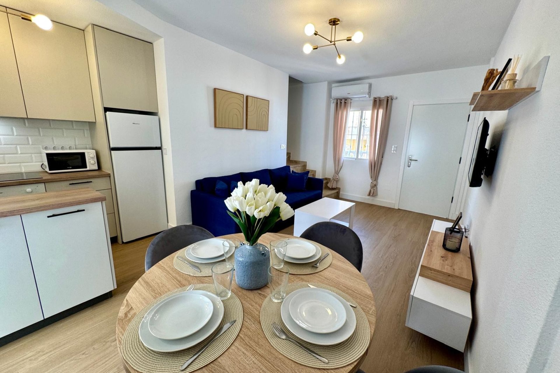 Herverkoop - Herenhuis -
Orihuela Costa - Villamartín