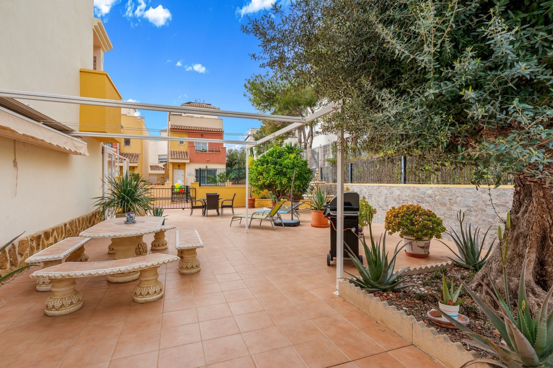 Herverkoop - Herenhuis -
Orihuela Costa - Villamartín