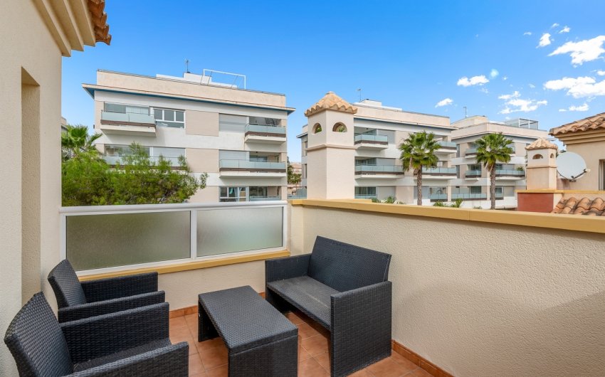 Herverkoop - Herenhuis -
Orihuela Costa - Villamartín