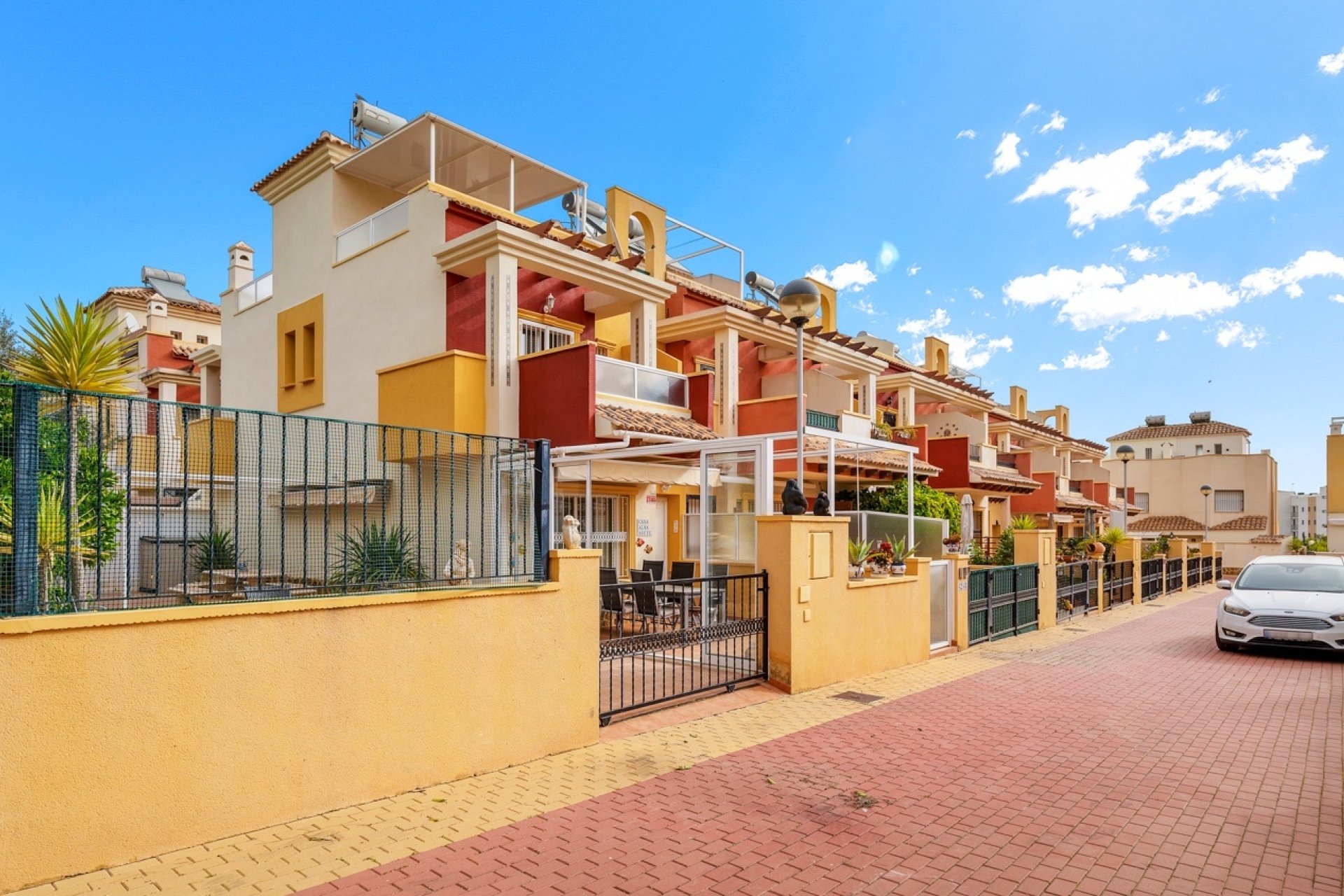 Herverkoop - Herenhuis -
Orihuela Costa - Villamartín