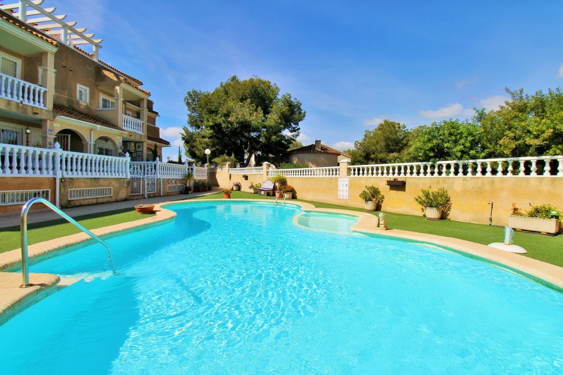 Herverkoop - Herenhuis -
Playa Flamenca