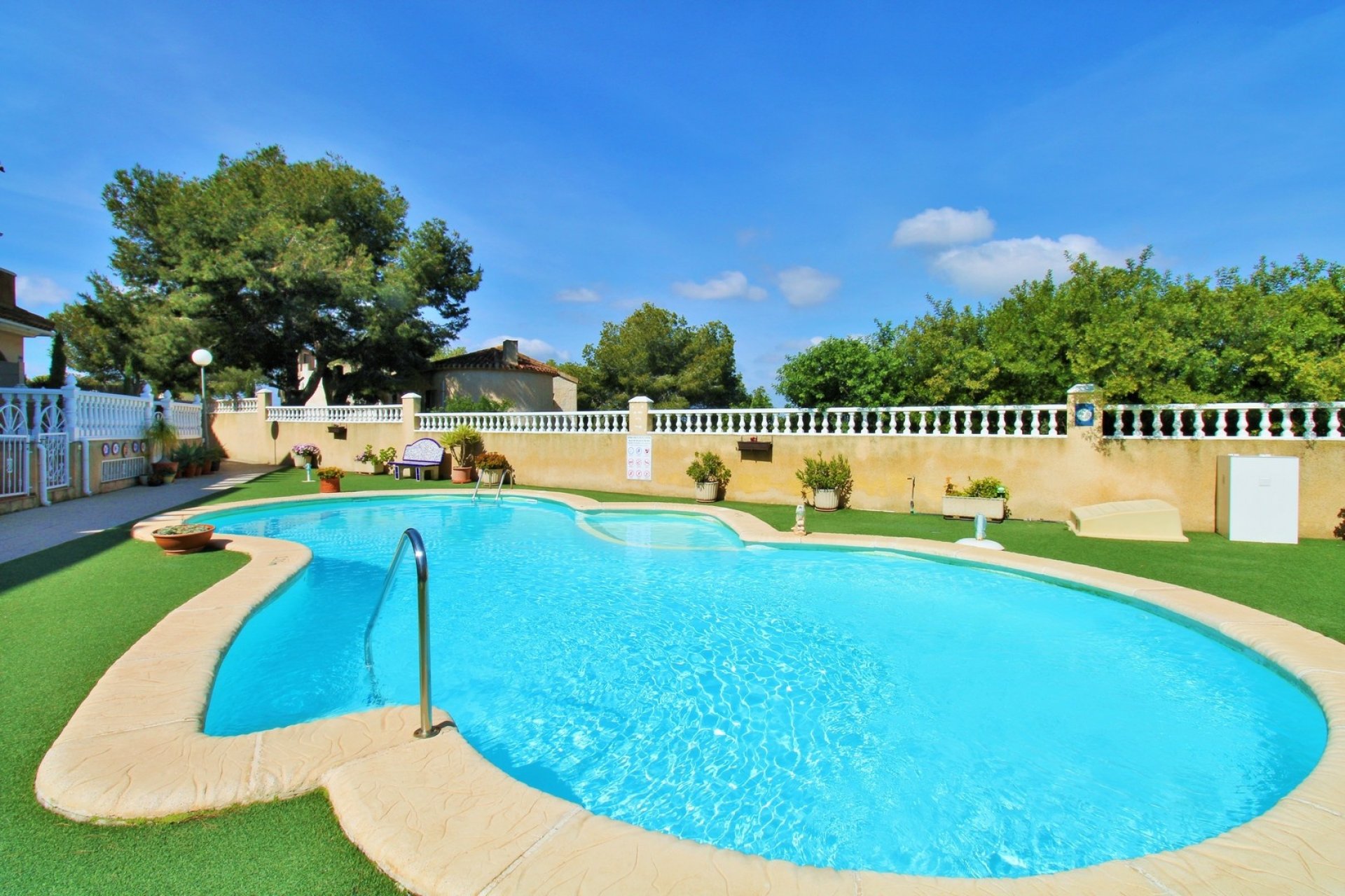 Herverkoop - Herenhuis -
Playa Flamenca