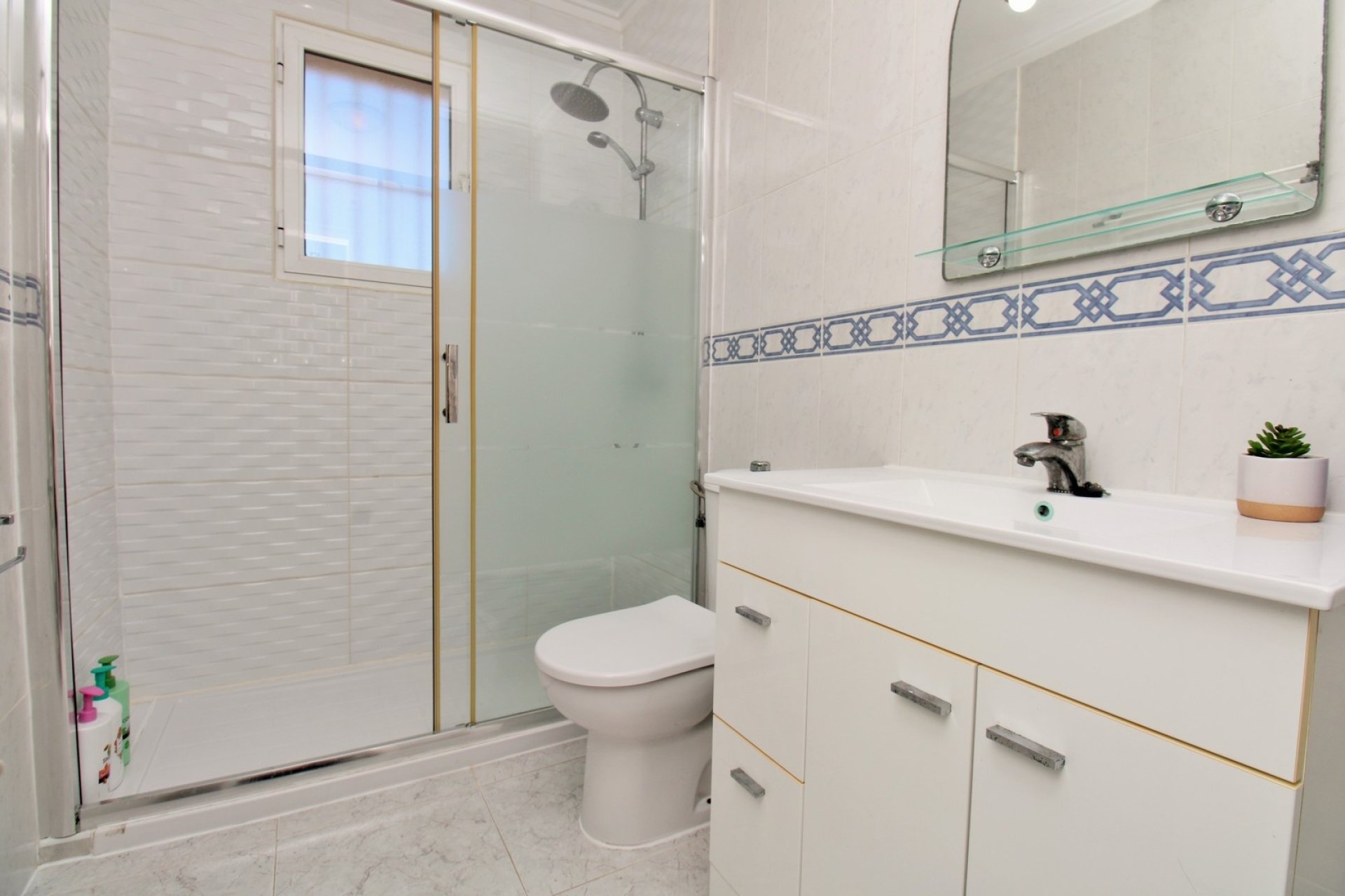 Herverkoop - Herenhuis -
Playa Flamenca