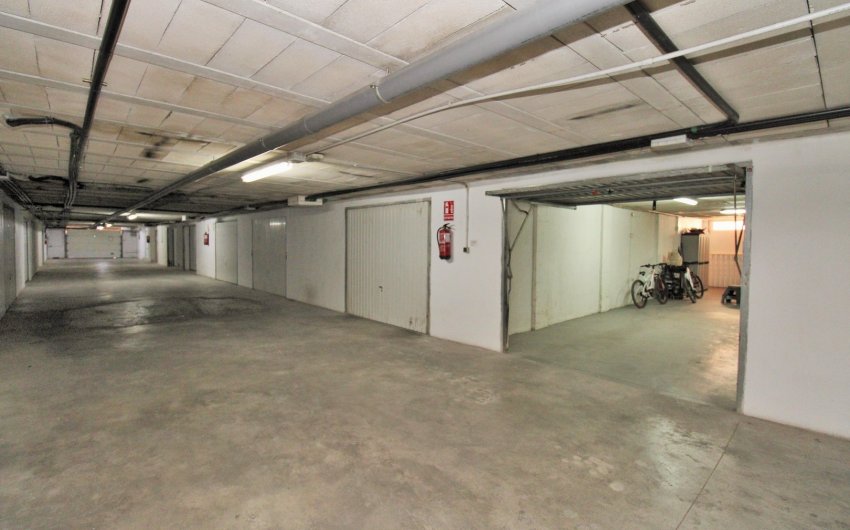 Herverkoop - Herenhuis -
Playa Flamenca