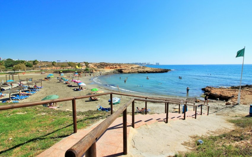 Herverkoop - Herenhuis -
Playa Flamenca