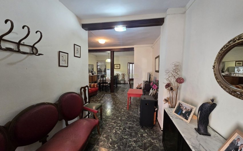 Herverkoop - Herenhuis -
Salinas