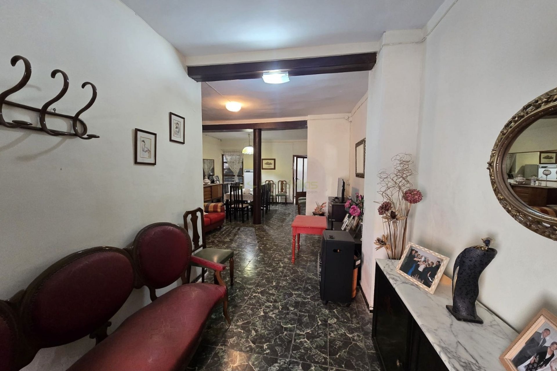 Herverkoop - Herenhuis -
Salinas