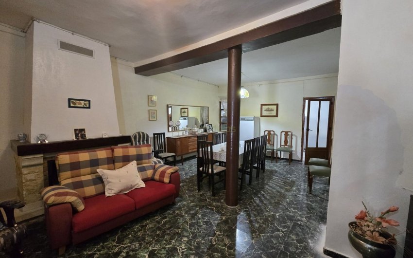 Herverkoop - Herenhuis -
Salinas