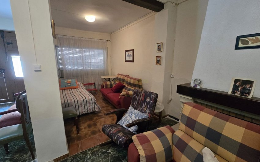 Herverkoop - Herenhuis -
Salinas