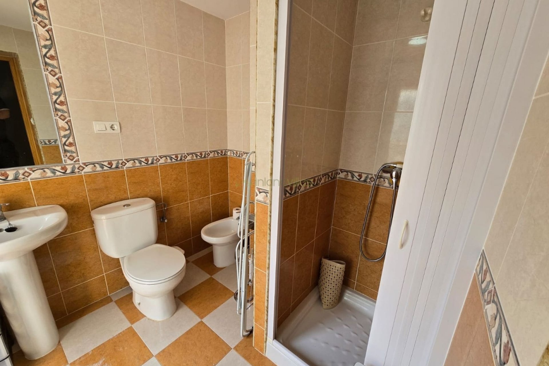 Herverkoop - Herenhuis -
Salinas