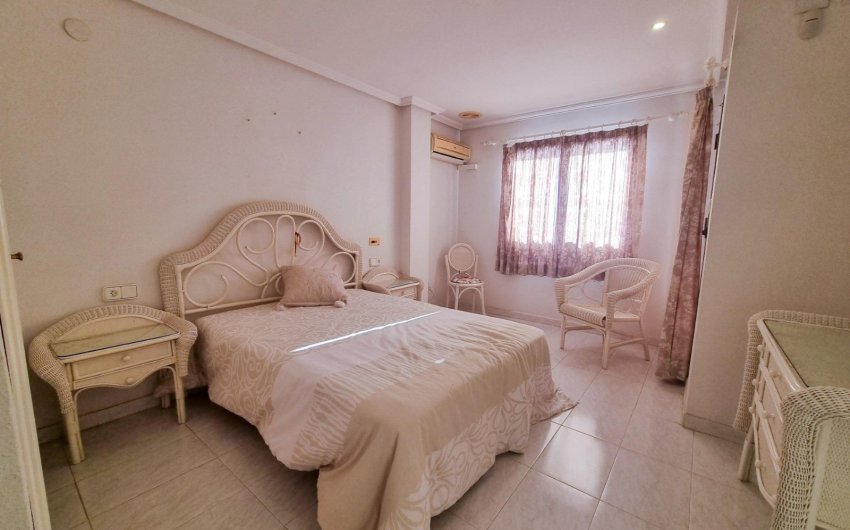 Herverkoop - Herenhuis -
Santa Pola - Playa del Este