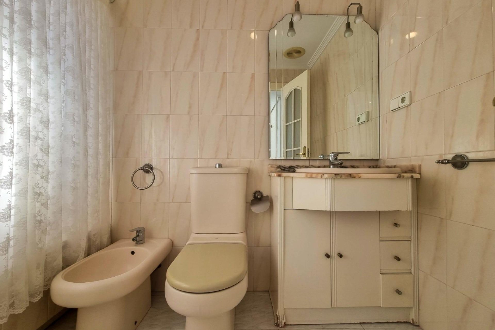 Herverkoop - Herenhuis -
Santa Pola - Playa del Este