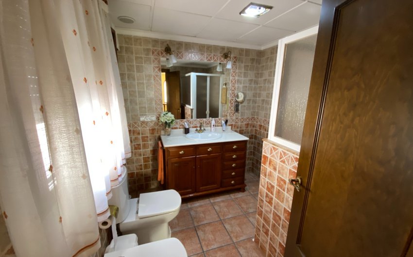 Herverkoop - Herenhuis -
Sax