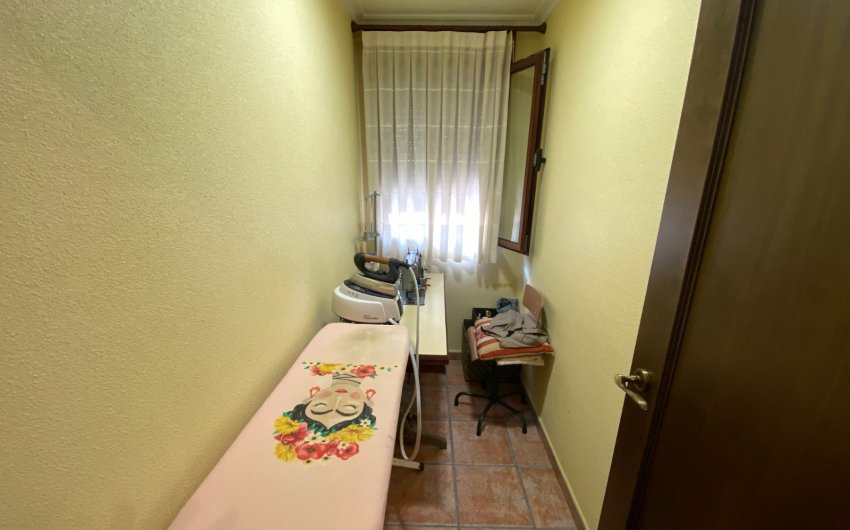 Herverkoop - Herenhuis -
Sax