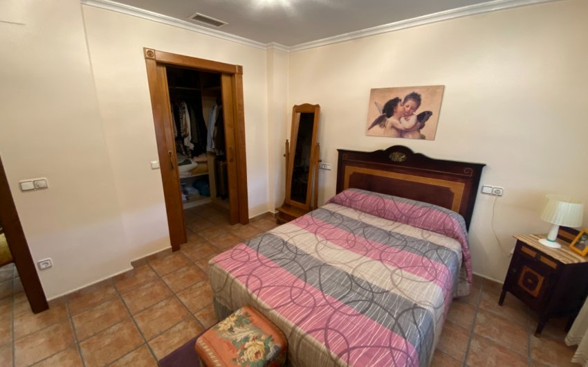 Herverkoop - Herenhuis -
Sax