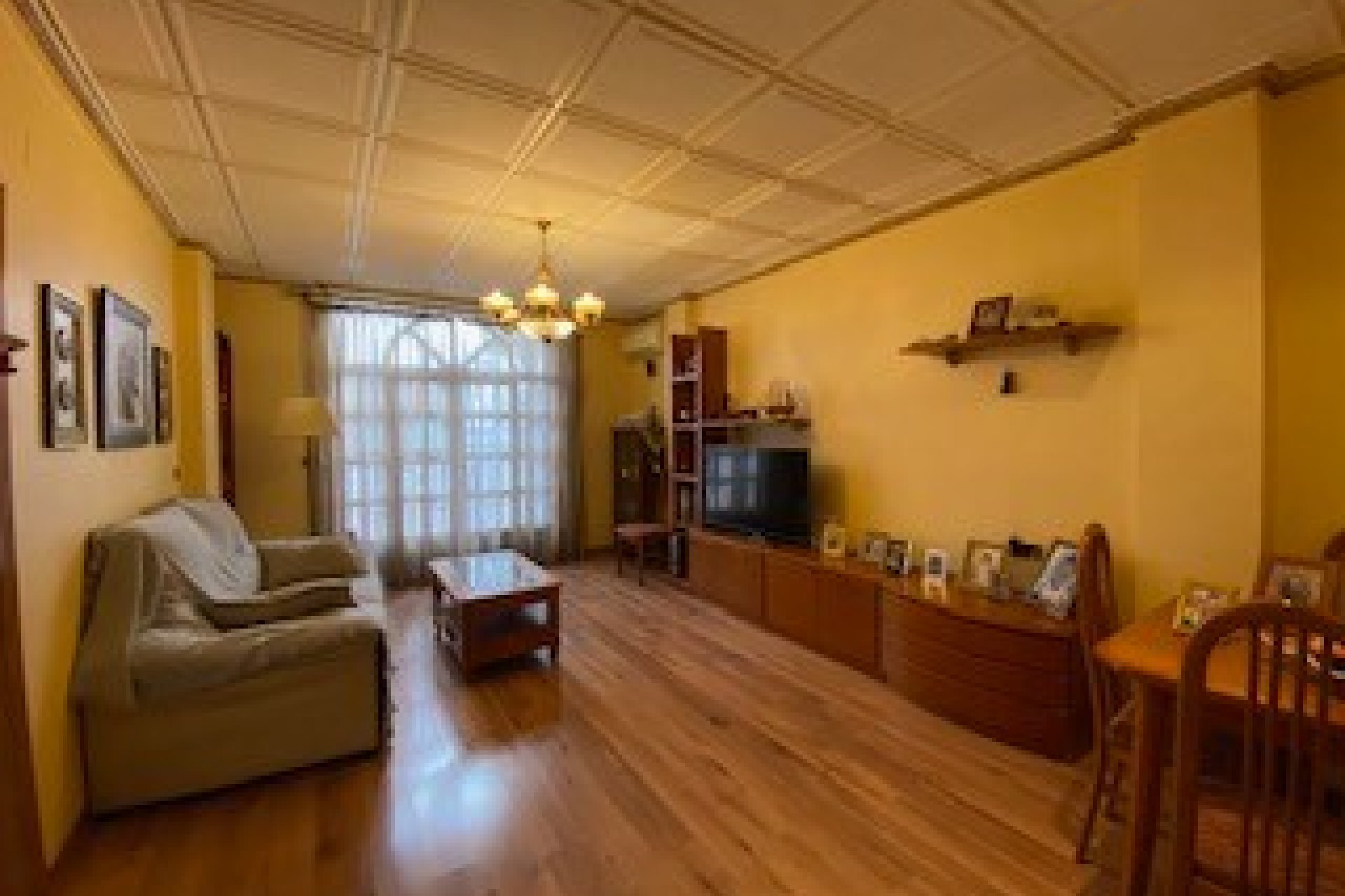 Herverkoop - Herenhuis -
Sax