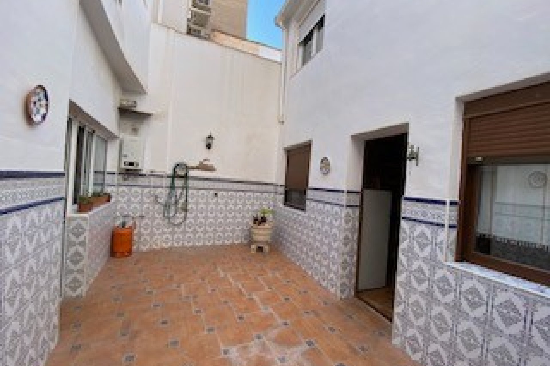 Herverkoop - Herenhuis -
Sax