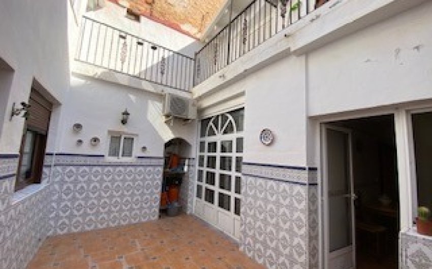 Herverkoop - Herenhuis -
Sax