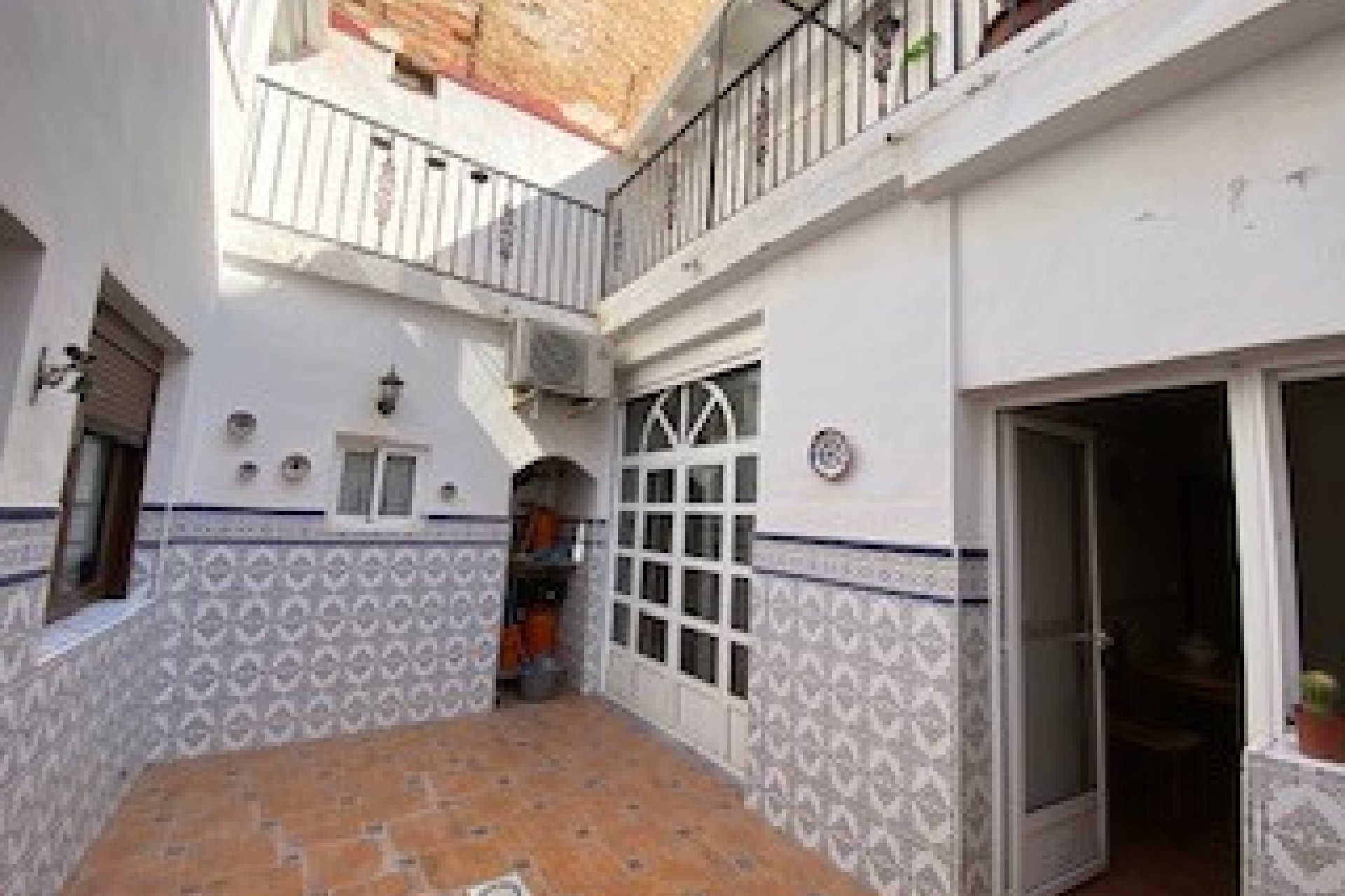 Herverkoop - Herenhuis -
Sax