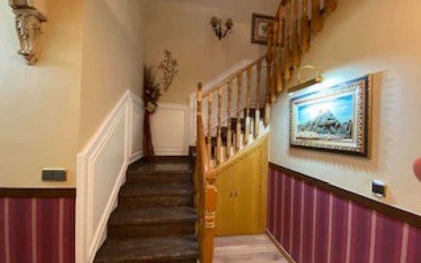 Herverkoop - Herenhuis -
Sax