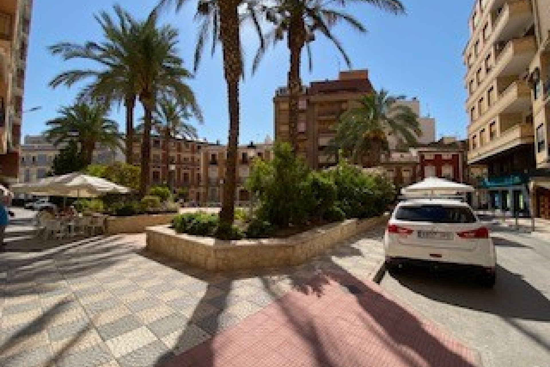 Herverkoop - Herenhuis -
Sax