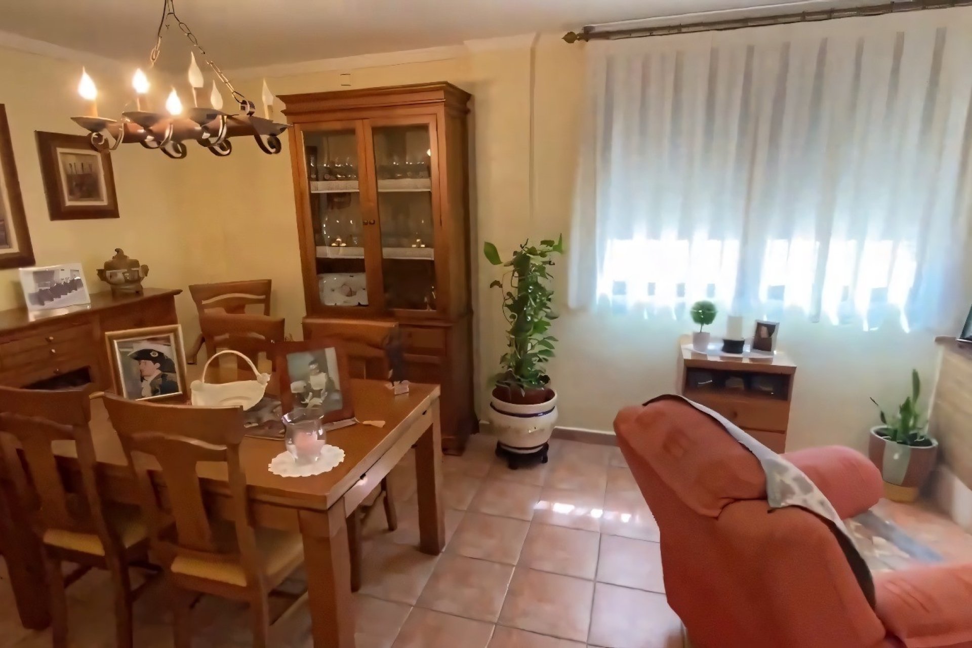 Herverkoop - Herenhuis -
Sax