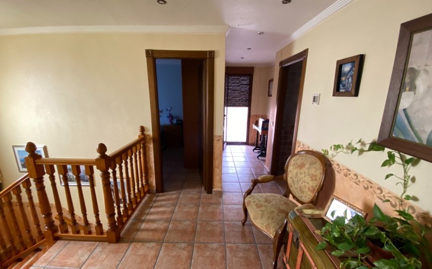 Herverkoop - Herenhuis -
Sax