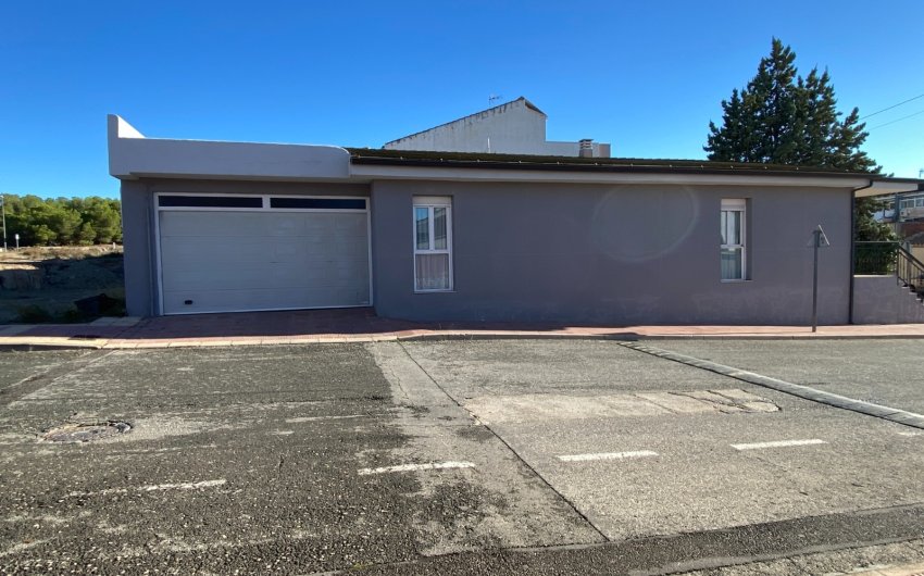 Herverkoop - Herenhuis -
Sax