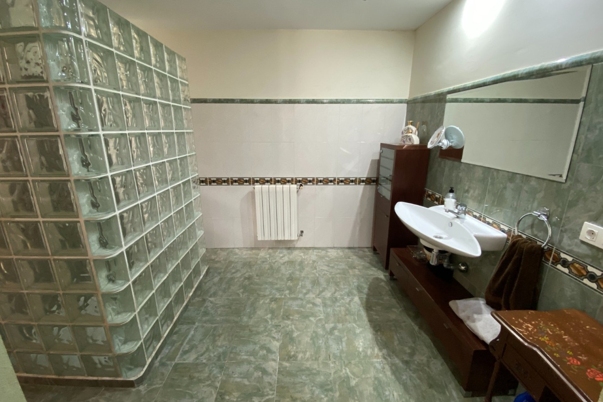 Herverkoop - Herenhuis -
Sax