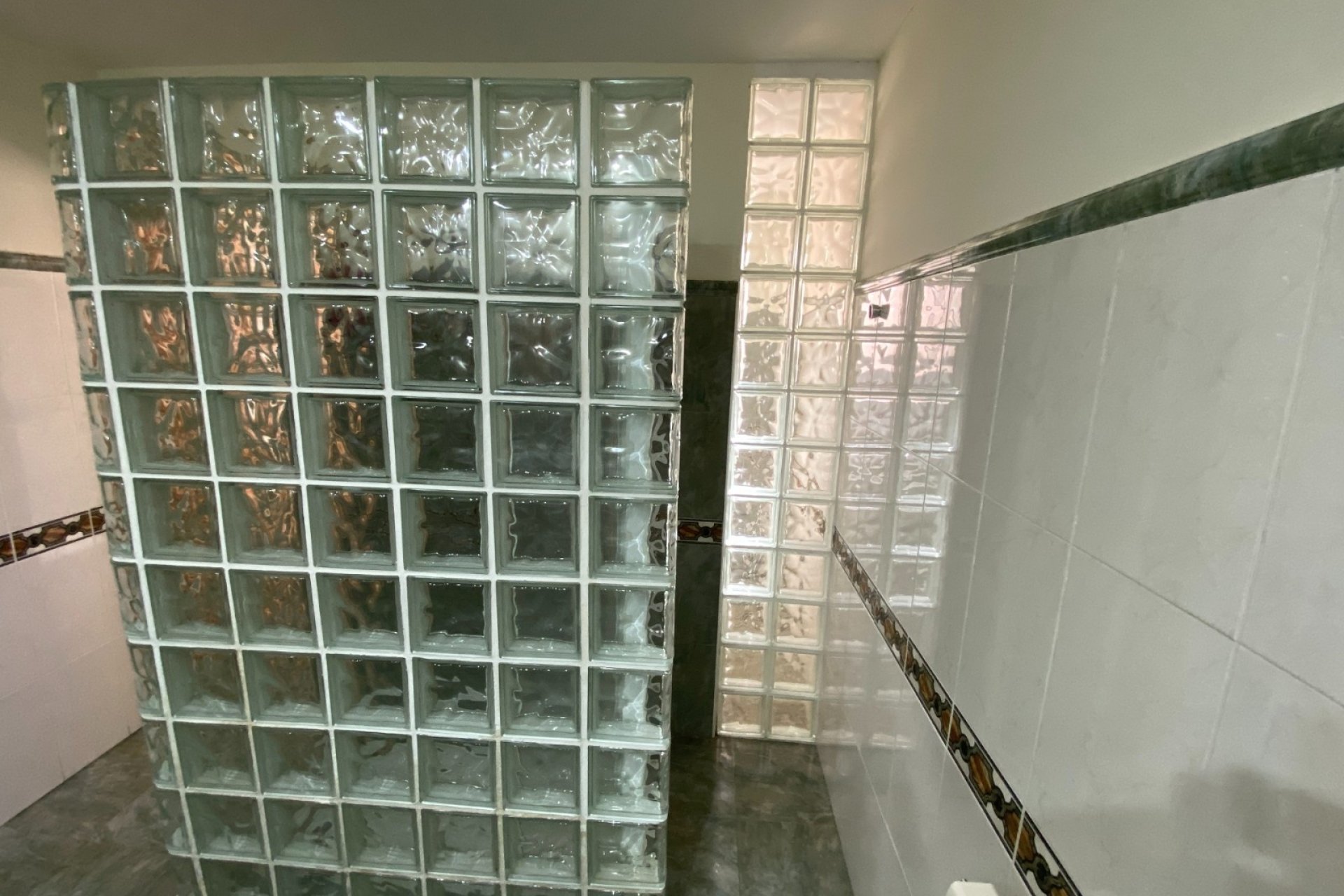 Herverkoop - Herenhuis -
Sax