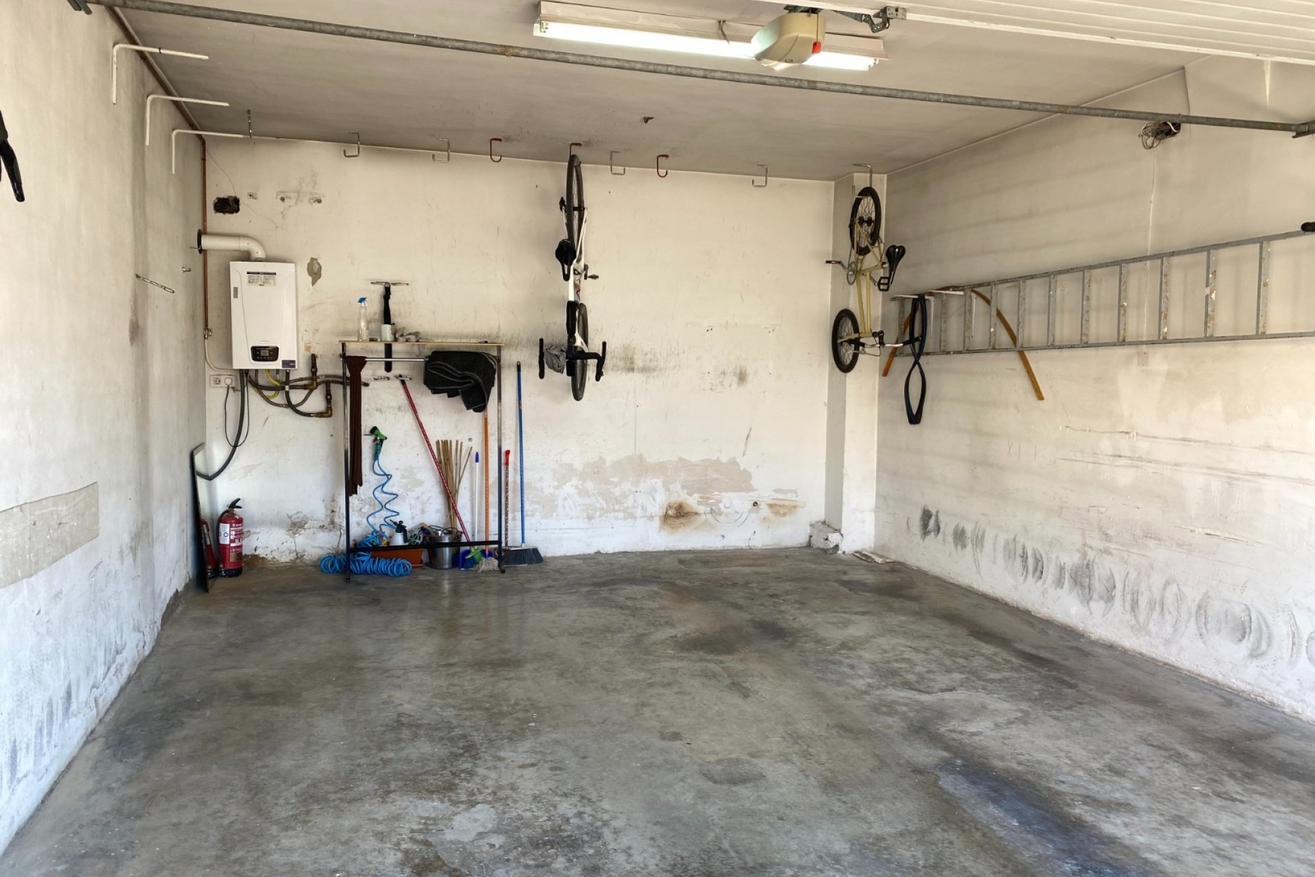 Herverkoop - Herenhuis -
Sax