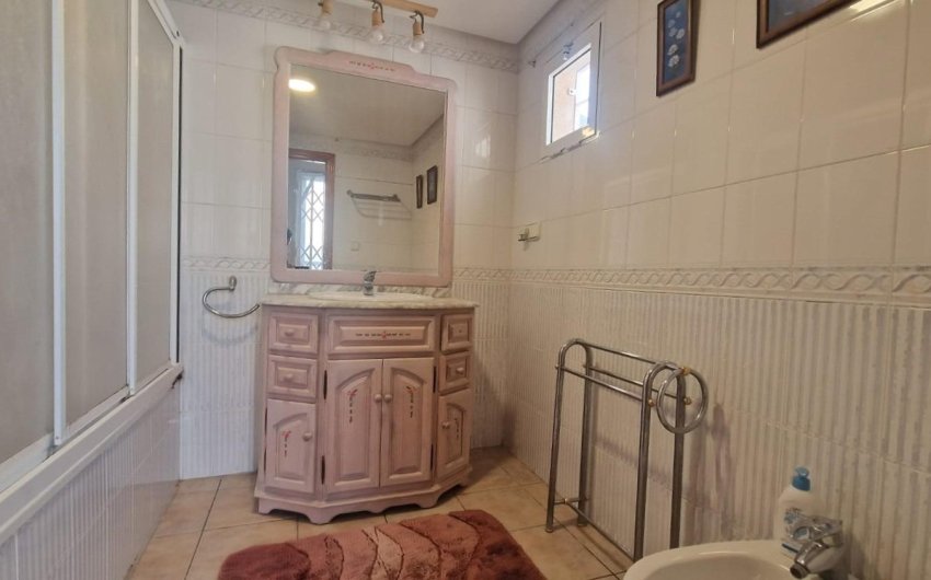 Herverkoop - Herenhuis -
Torrevieja - Aguas Nuevas