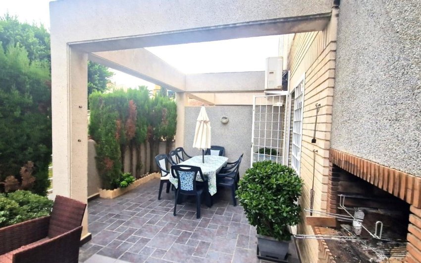 Herverkoop - Herenhuis -
Torrevieja - Aguas Nuevas