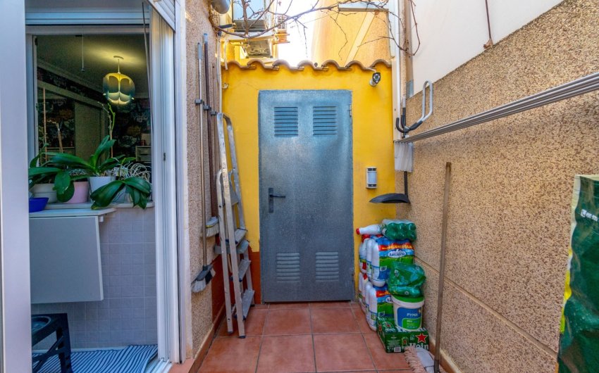 Herverkoop - Herenhuis -
Torrevieja - Aguas Nuevas