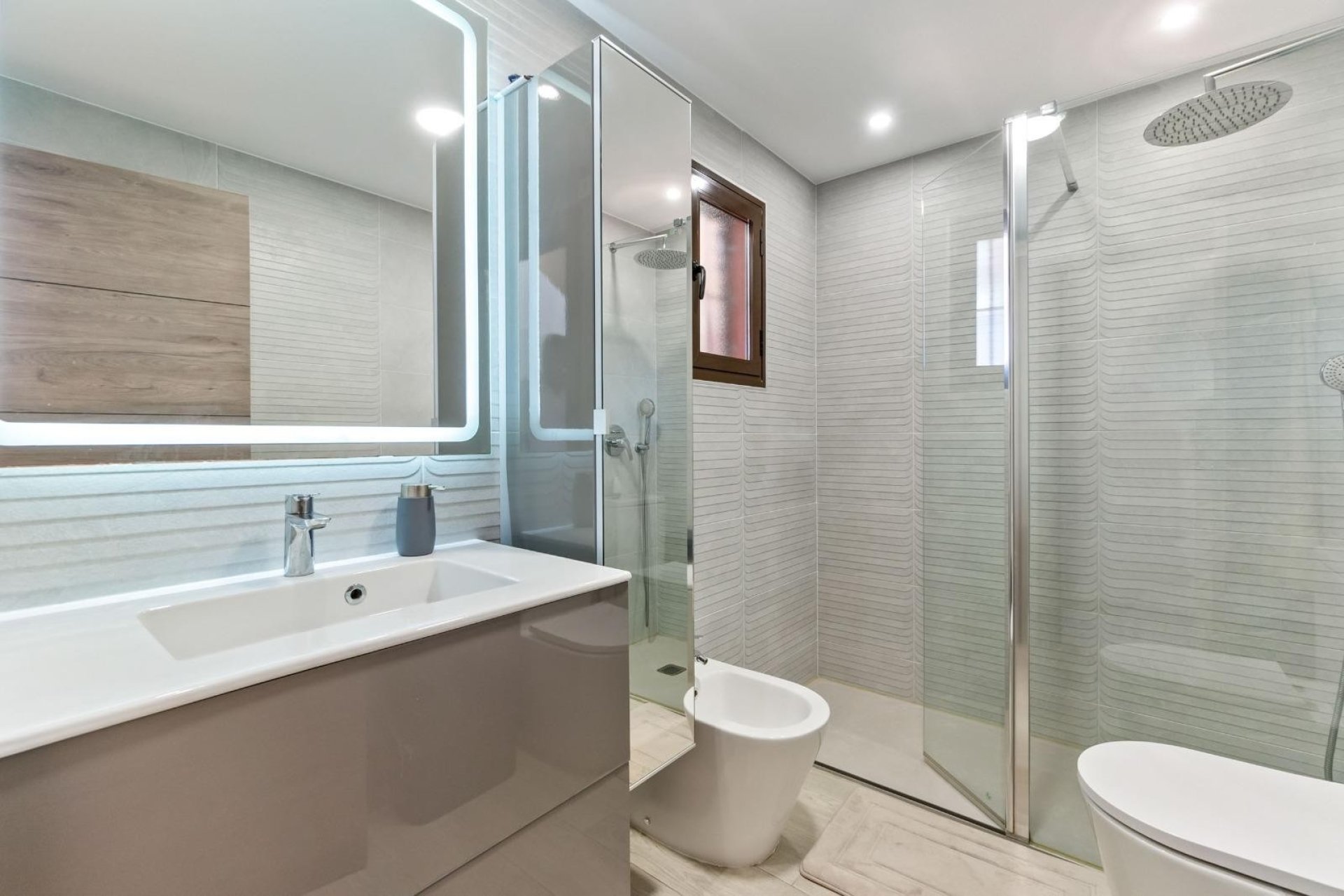 Herverkoop - Herenhuis -
Torrevieja - Aguas Nuevas